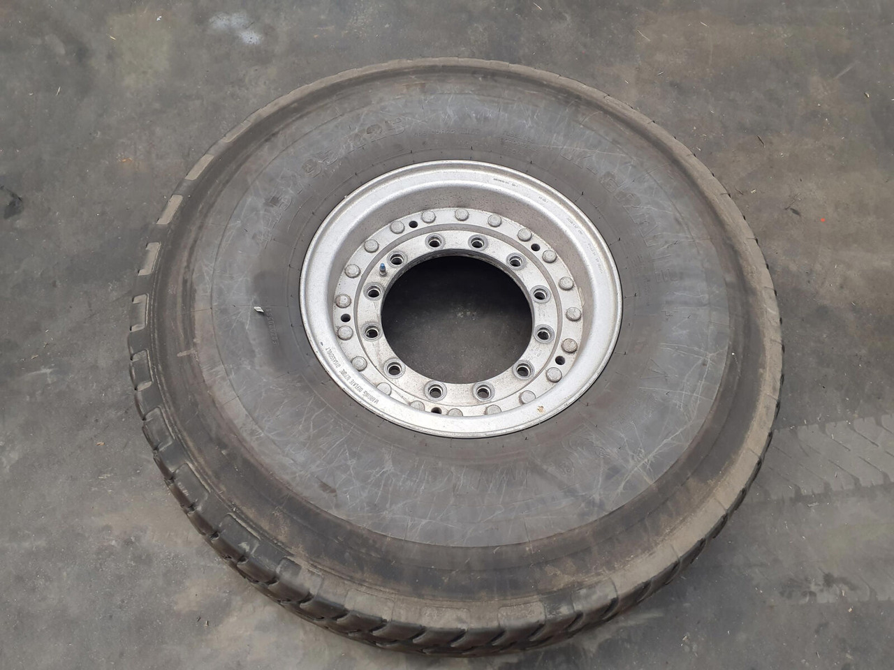 Grove Wheel 445/95R25 12 13.4 2p alu - Komplettrad: das Bild 1 Grove Wheel 445/95R25 12 13.4 2p alu - Komplettrad: das Bild 1