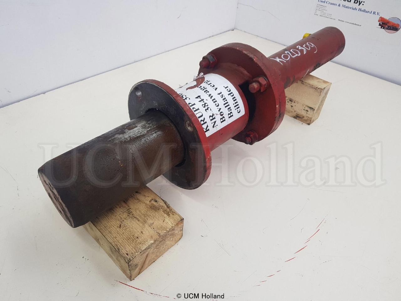 Krupp 350 GMT counterweight locking cylinder - Hydraulikzylinder für Mobilkran: das Bild 3 Krupp 350 GMT counterweight locking cylinder - Hydraulikzylinder für Mobilkran: das Bild 3