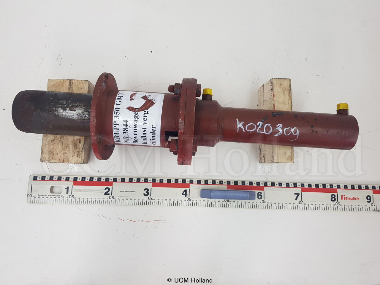 Krupp 350 GMT counterweight locking cylinder - Hydraulikzylinder für Mobilkran: das Bild 1 Krupp 350 GMT counterweight locking cylinder - Hydraulikzylinder für Mobilkran: das Bild 1