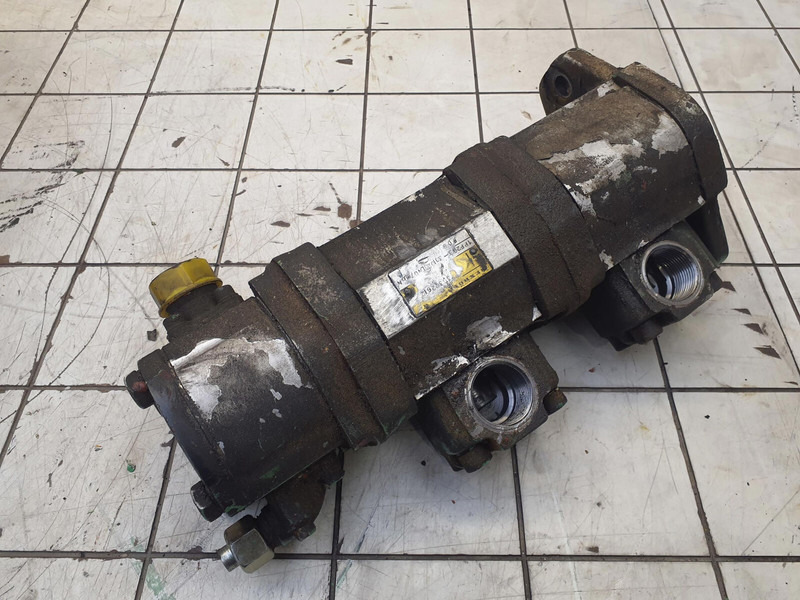 Krupp KMK 5100 3 way gear pump - Hydraulikpumpe für Kran: das Bild 3 Krupp KMK 5100 3 way gear pump - Hydraulikpumpe für Kran: das Bild 3
