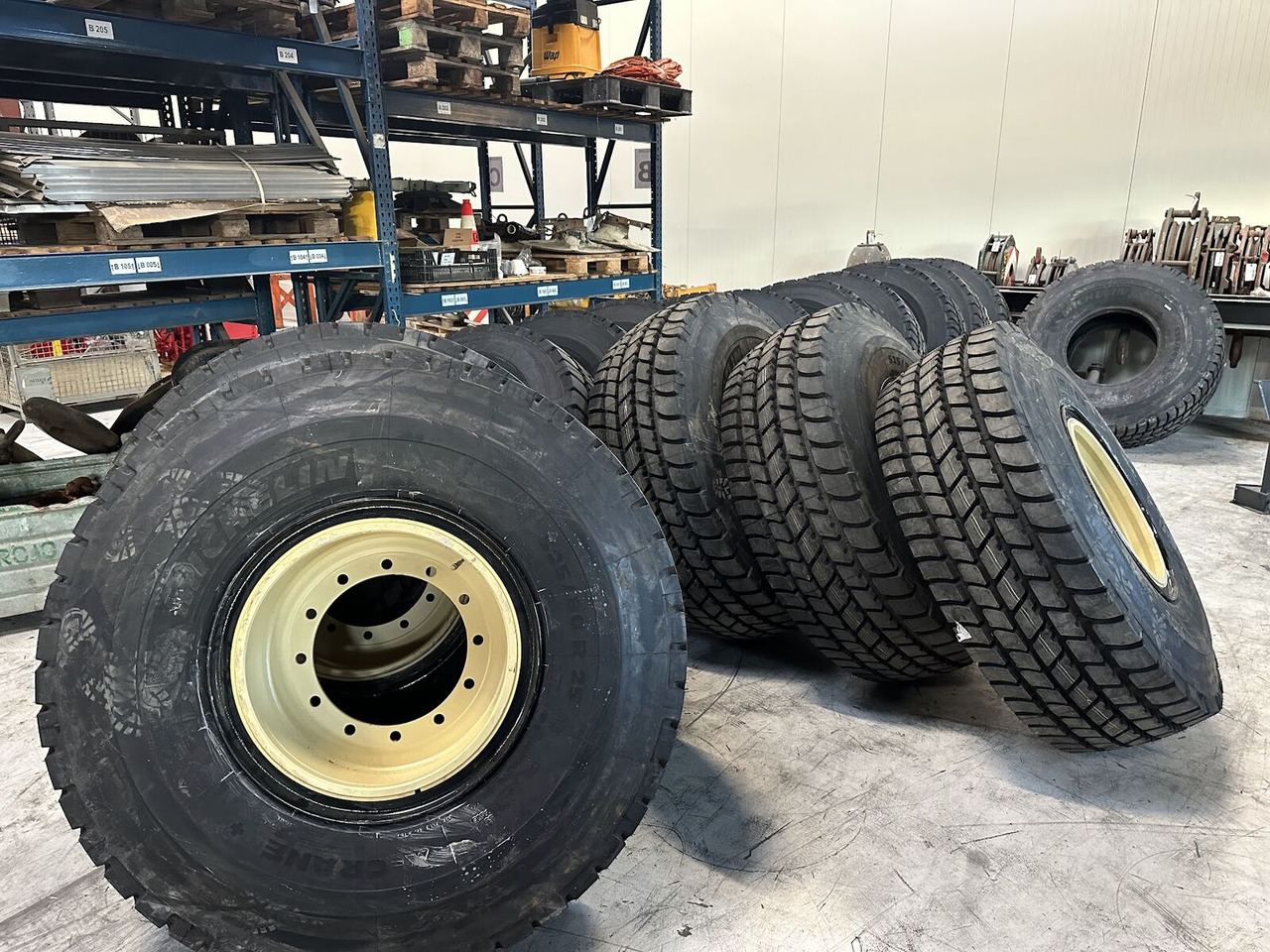 Reifen für Mobilkran Liebherr Crane Tires/Rims for sale: das Bild 6