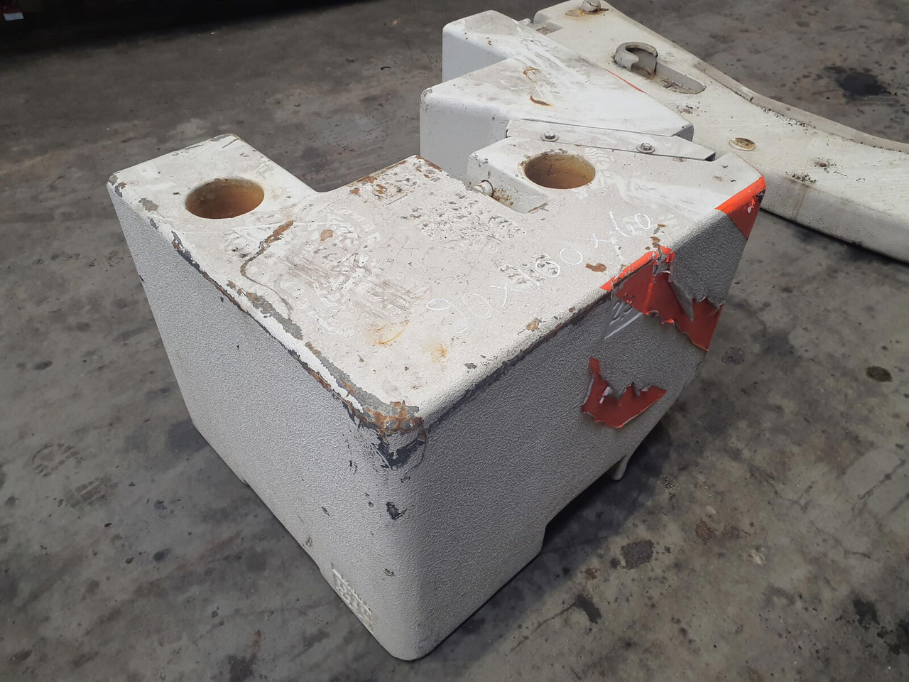 Liebherr LTM 1045-3.1 counterweight 2,5 ton - Gegengewicht für Mobilkran: das Bild 2 Liebherr LTM 1045-3.1 counterweight 2,5 ton - Gegengewicht für Mobilkran: das Bild 2