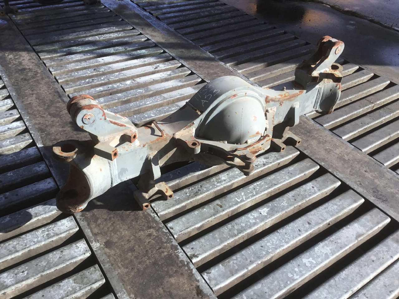 Liebherr LTM 1050-1 axle housing axle 3 - Achse und Teile für Mobilkran: das Bild 2 Liebherr LTM 1050-1 axle housing axle 3 - Achse und Teile für Mobilkran: das Bild 2