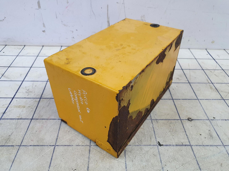 Liebherr LTM 1055-3.2 airco hydro compressor unit cover - Batterie für Kran: das Bild 2 Liebherr LTM 1055-3.2 airco hydro compressor unit cover - Batterie für Kran: das Bild 2