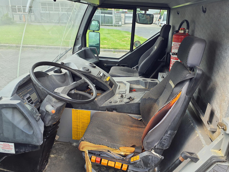 Liebherr LTM 1060-2 lower cabin - Fahrerhaus und Interieur für Kran: das Bild 5 Liebherr LTM 1060-2 lower cabin - Fahrerhaus und Interieur für Kran: das Bild 5