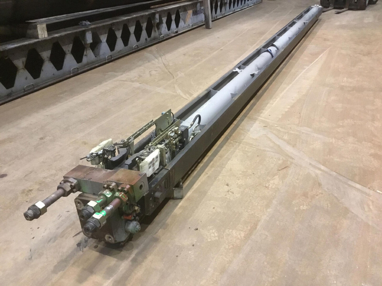 Liebherr LTM 1060-2 telescopic cylinder - Hydraulikzylinder für Mobilkran: das Bild 1 Liebherr LTM 1060-2 telescopic cylinder - Hydraulikzylinder für Mobilkran: das Bild 1