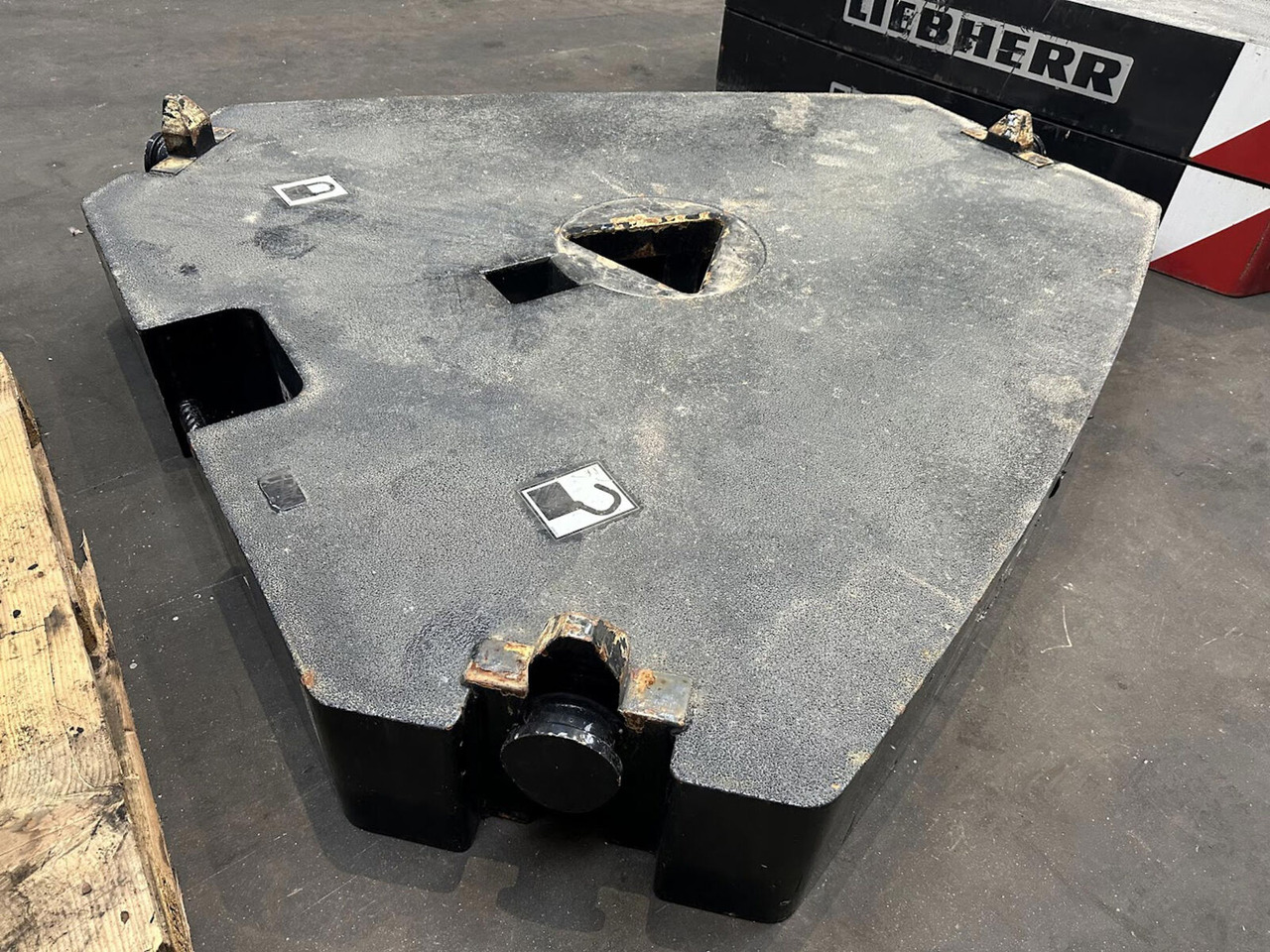 Liebherr LTM /LR counterweight 5T - Gegengewicht für Mobilkran: das Bild 3 Liebherr LTM /LR counterweight 5T - Gegengewicht für Mobilkran: das Bild 3