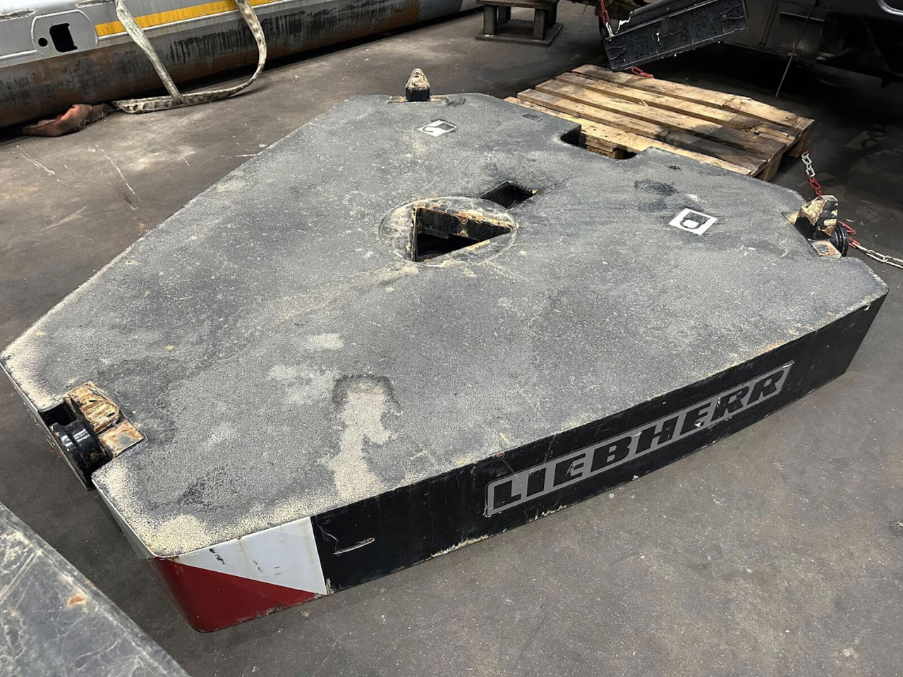 Liebherr LTM /LR counterweight 5T - Gegengewicht für Mobilkran: das Bild 4 Liebherr LTM /LR counterweight 5T - Gegengewicht für Mobilkran: das Bild 4