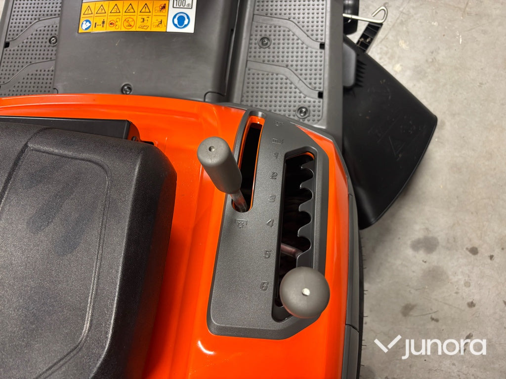 Rasenmäher Åkgräsklippare - Husqvarna TS112: das Bild 12 Rasenmäher Åkgräsklippare - Husqvarna TS112: das Bild 12