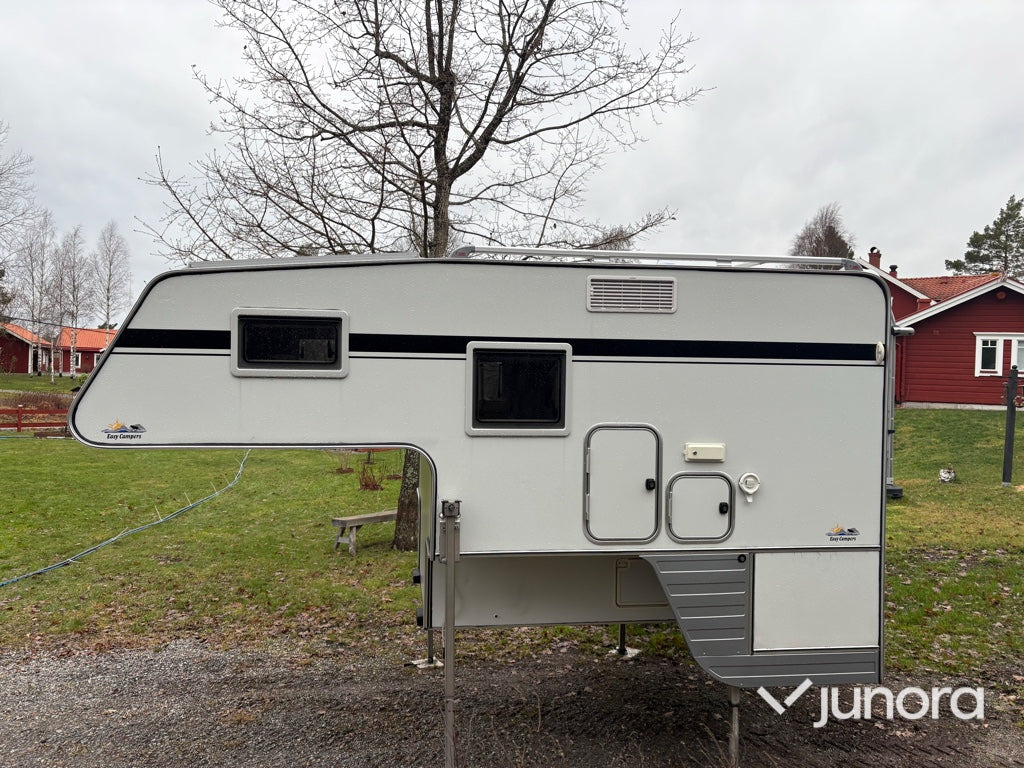 Camper - S Karosser Easy Campers EC 6 SH-2.1 SE (2022) - Wohnwagen: das Bild 2 Camper - S Karosser Easy Campers EC 6 SH-2.1 SE (2022) - Wohnwagen: das Bild 2