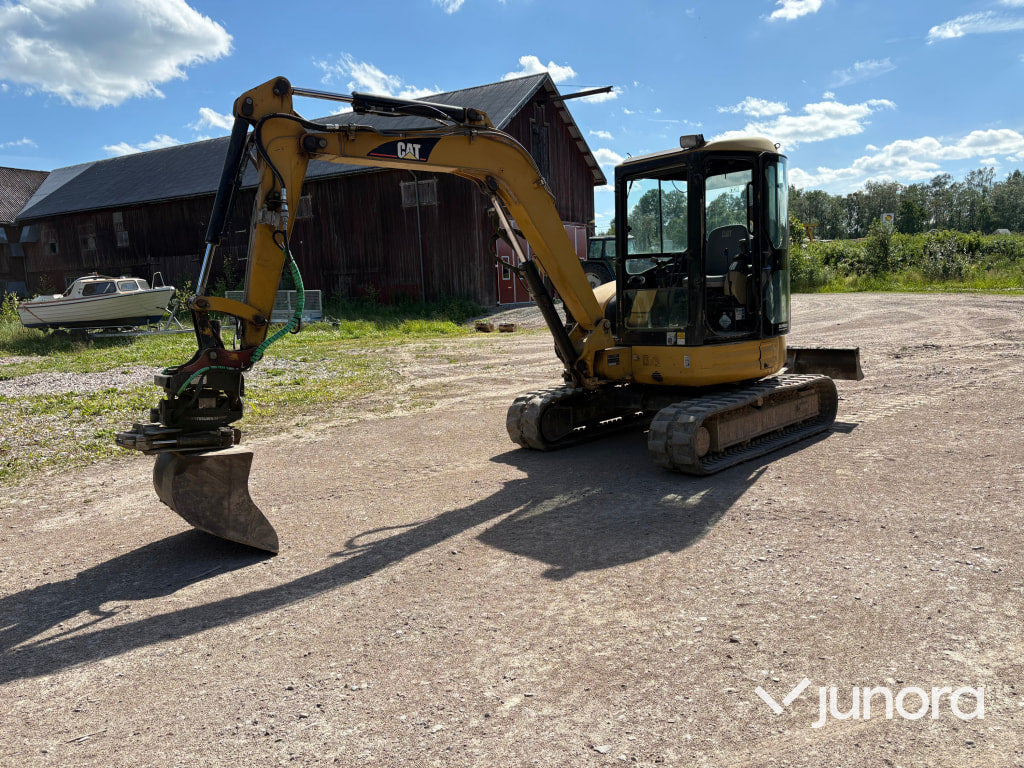Grävmaskin CAT 304 CR 4-ton - Minibagger: das Bild 2 Grävmaskin CAT 304 CR 4-ton - Minibagger: das Bild 2