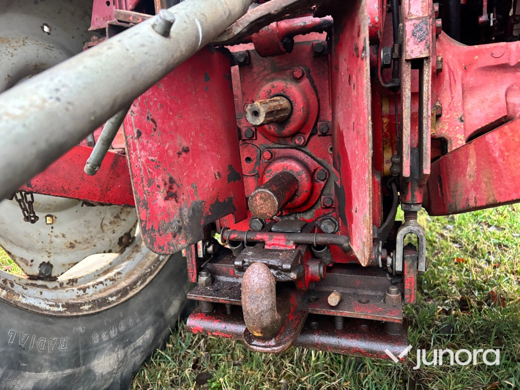 Traktor - IH 685XL – Leasing Traktor - IH 685XL: das Bild 16 Traktor - IH 685XL – Leasing Traktor - IH 685XL: das Bild 16