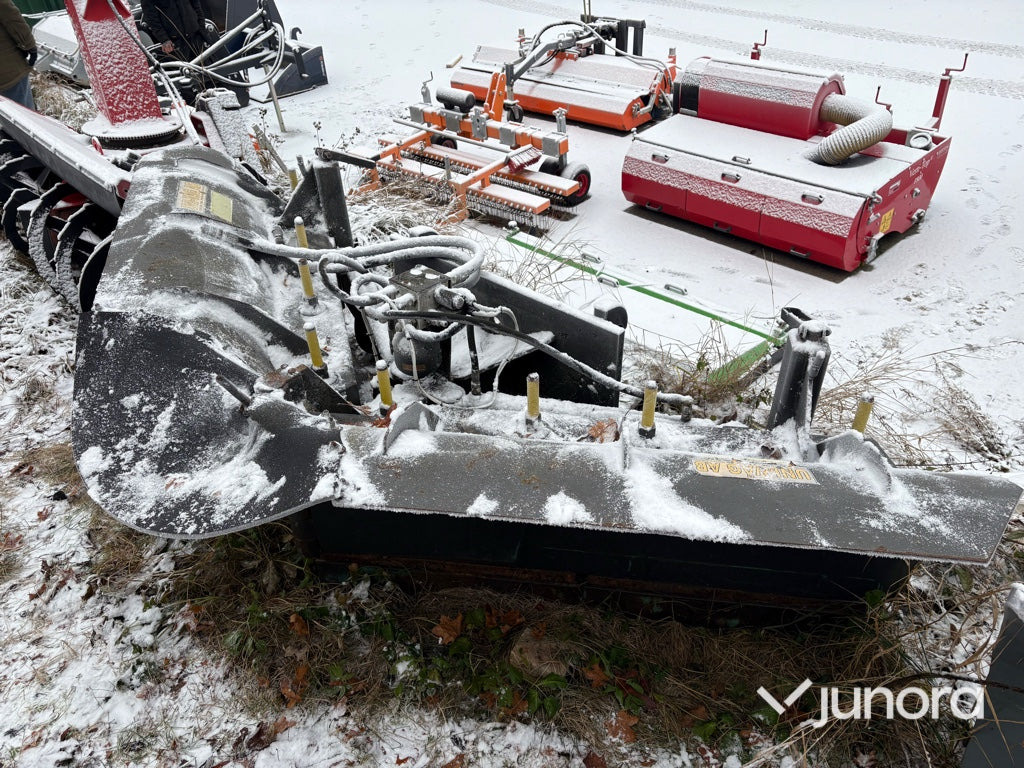 Vikplog - Uni-Väg UV-280 - Schneepflug: das Bild 5 Vikplog - Uni-Väg UV-280 - Schneepflug: das Bild 5