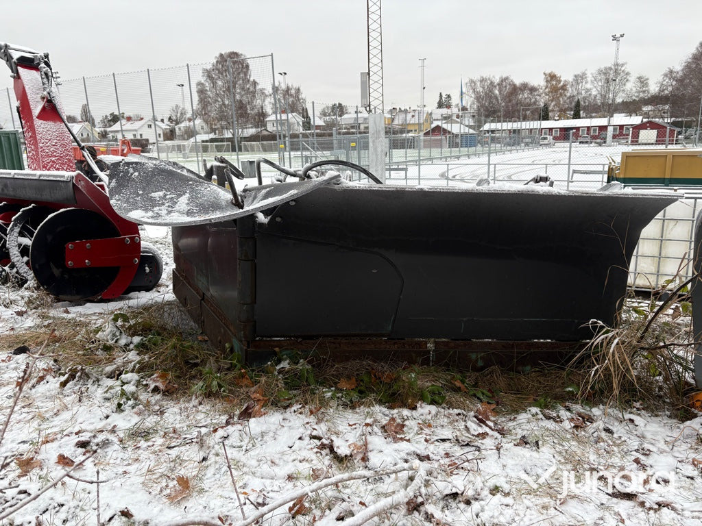 Vikplog - Uni-Väg UV-280 - Schneepflug: das Bild 2 Vikplog - Uni-Väg UV-280 - Schneepflug: das Bild 2