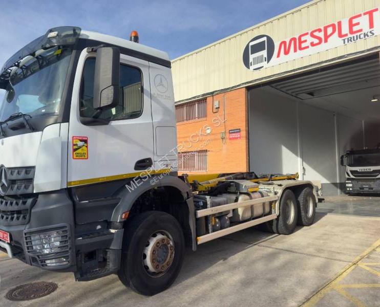Mercedes Arocs 2645 K - Abrollkipper: das Bild 1 Mercedes Arocs 2645 K - Abrollkipper: das Bild 1