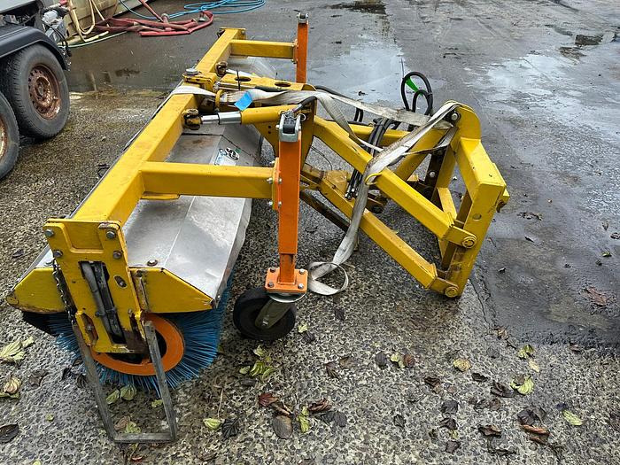 Aebi-Schmidt VKS 22-H - Kehrbesen: das Bild 3 Aebi-Schmidt VKS 22-H - Kehrbesen: das Bild 3