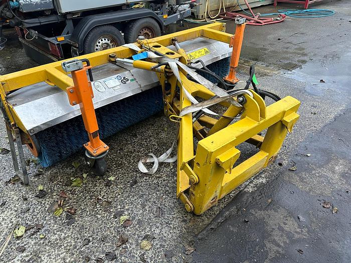 Aebi-Schmidt VKS 22-H - Kehrbesen: das Bild 4 Aebi-Schmidt VKS 22-H - Kehrbesen: das Bild 4