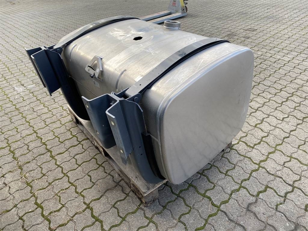 DAF Dieseltank 450 ltr - Kraftstofftank für LKW: das Bild 4 DAF Dieseltank 450 ltr - Kraftstofftank für LKW: das Bild 4