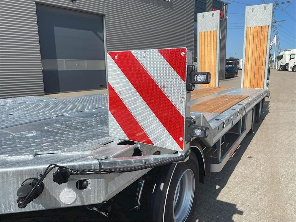 Hangler VTS-H 400 4 akslet - 2 delt ramper - Tieflader Anhänger: das Bild 4 Hangler VTS-H 400 4 akslet - 2 delt ramper - Tieflader Anhänger: das Bild 4