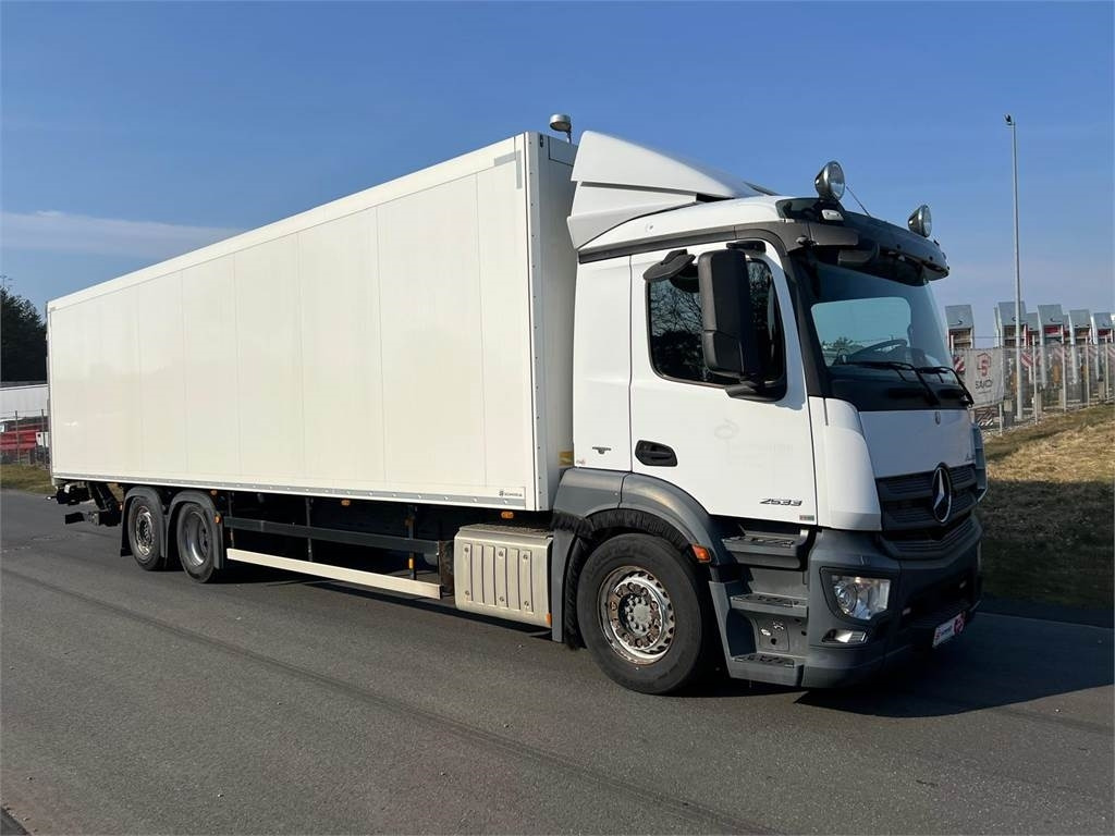 Mercedes-Benz Antos 2533 L - Koffer LKW: das Bild 2 Mercedes-Benz Antos 2533 L - Koffer LKW: das Bild 2