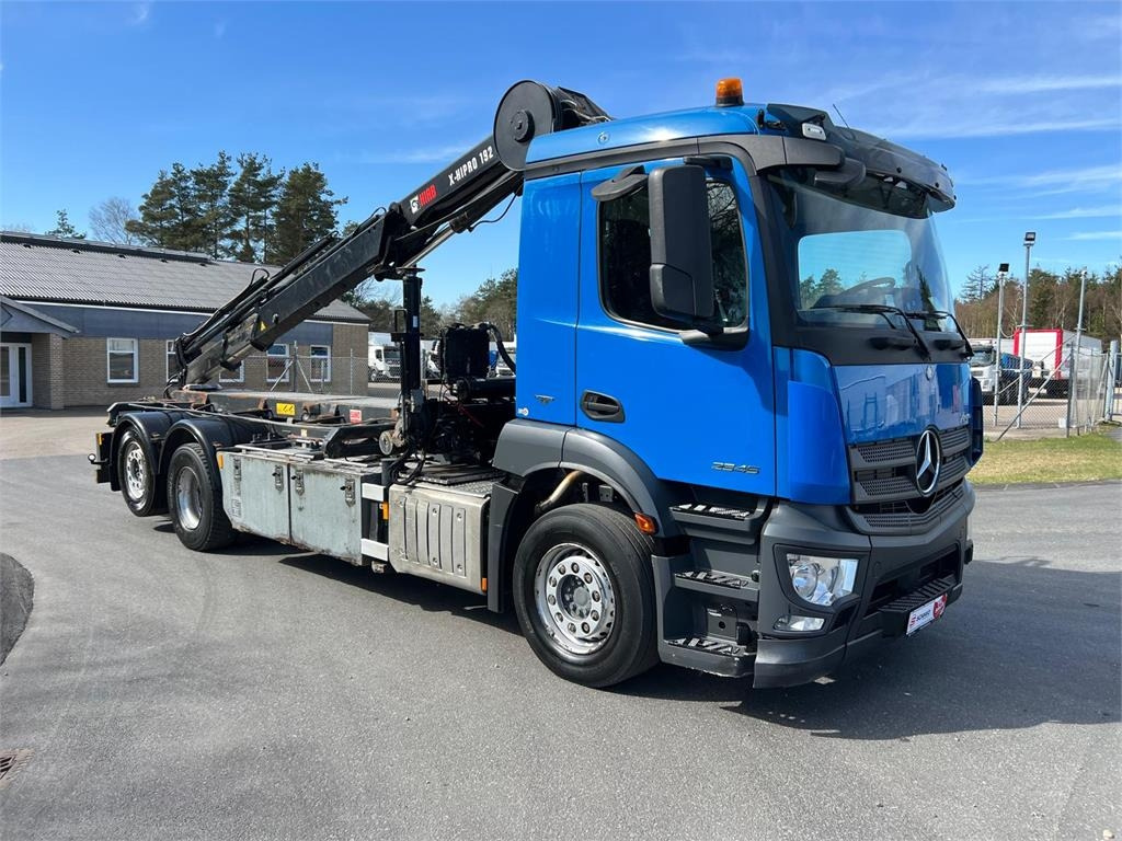 Mercedes-Benz Antos 2546 - Hiab 192 E kran - Absetzkipper: das Bild 3 Mercedes-Benz Antos 2546 - Hiab 192 E kran - Absetzkipper: das Bild 3