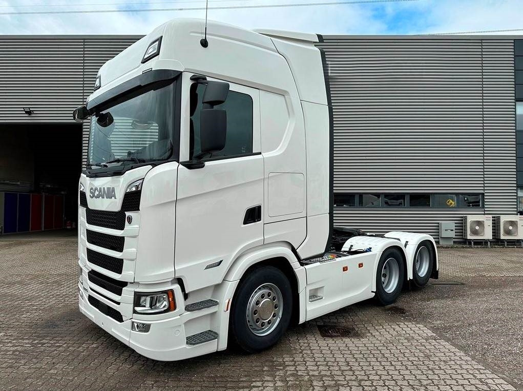 Scania 500S A6x2NB 2950 Super - Sattelzugmaschine: das Bild 2 Scania 500S A6x2NB 2950 Super - Sattelzugmaschine: das Bild 2