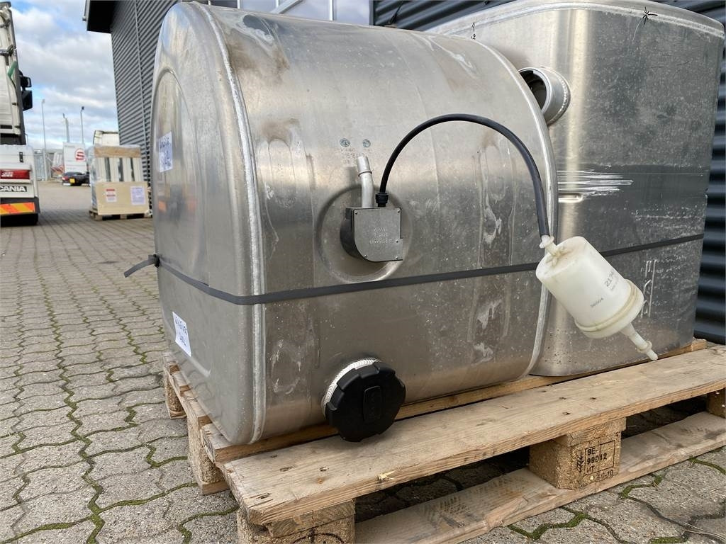 Volvo 200 ltr Dieseltank - Kraftstofftank: das Bild 3 Volvo 200 ltr Dieseltank - Kraftstofftank: das Bild 3