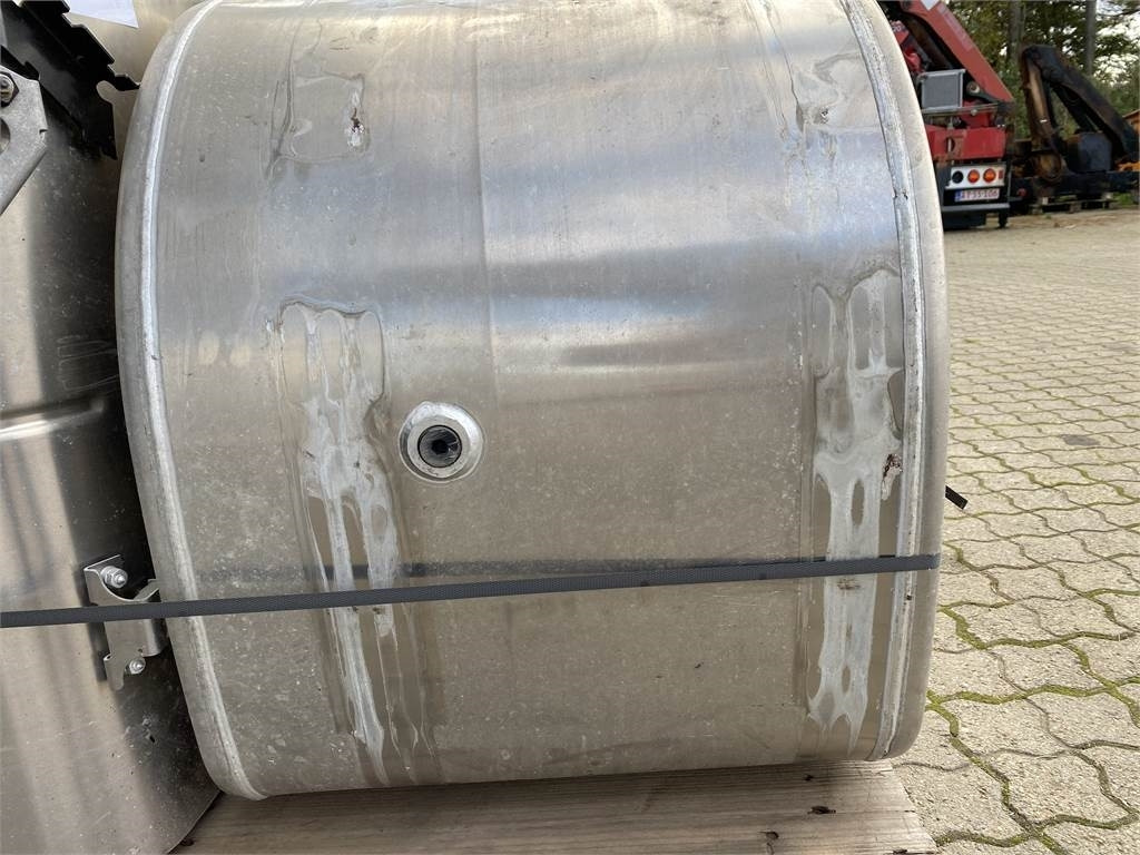 Volvo 200 ltr Dieseltank - Kraftstofftank: das Bild 4 Volvo 200 ltr Dieseltank - Kraftstofftank: das Bild 4