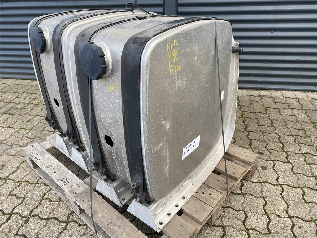 Volvo 200 ltr Volvo Dieseltank - Kraftstofftank für LKW: das Bild 2 Volvo 200 ltr Volvo Dieseltank - Kraftstofftank für LKW: das Bild 2