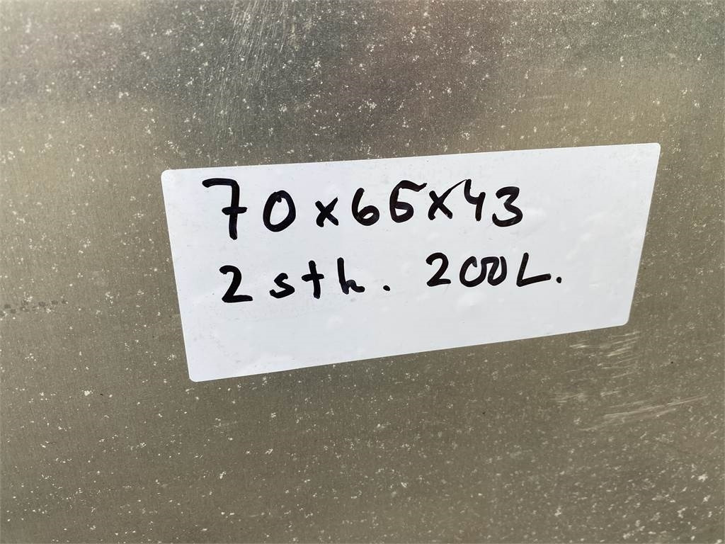 Volvo 200 ltr Volvo Dieseltank - Kraftstofftank für LKW: das Bild 4 Volvo 200 ltr Volvo Dieseltank - Kraftstofftank für LKW: das Bild 4