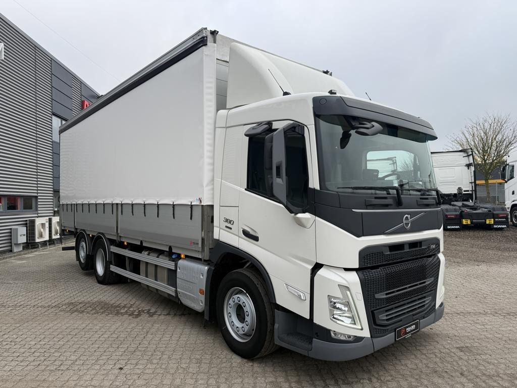 Volvo FM380 - Plane LKW: das Bild 1 Volvo FM380 - Plane LKW: das Bild 1