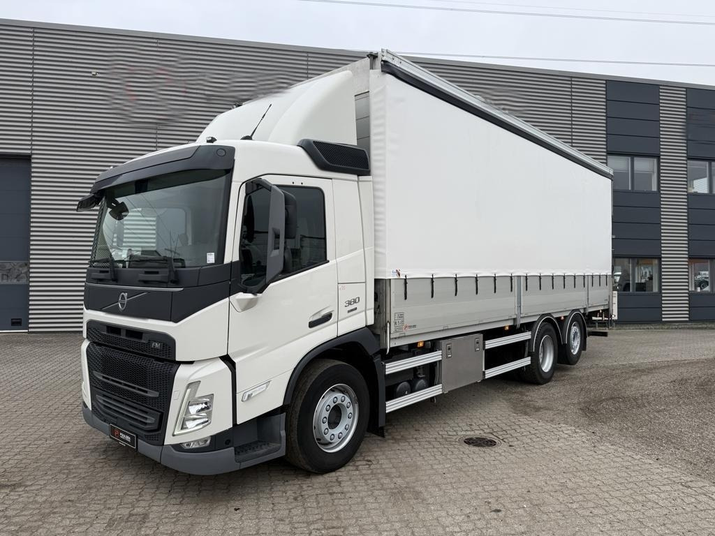 Volvo FM380 - Plane LKW: das Bild 2 Volvo FM380 - Plane LKW: das Bild 2