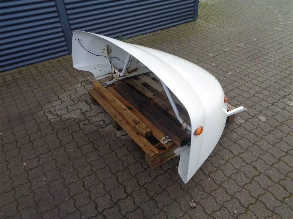 Volvo Tagspoiler til Volvo FL - Aeropack/ Spoiler für LKW: das Bild 4 Volvo Tagspoiler til Volvo FL - Aeropack/ Spoiler für LKW: das Bild 4