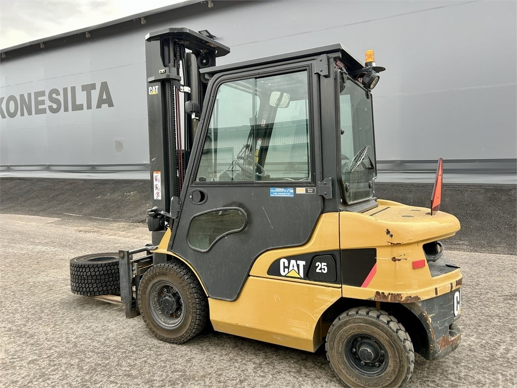 CAT DP 25 NT - Dieselstapler: das Bild 2 CAT DP 25 NT - Dieselstapler: das Bild 2
