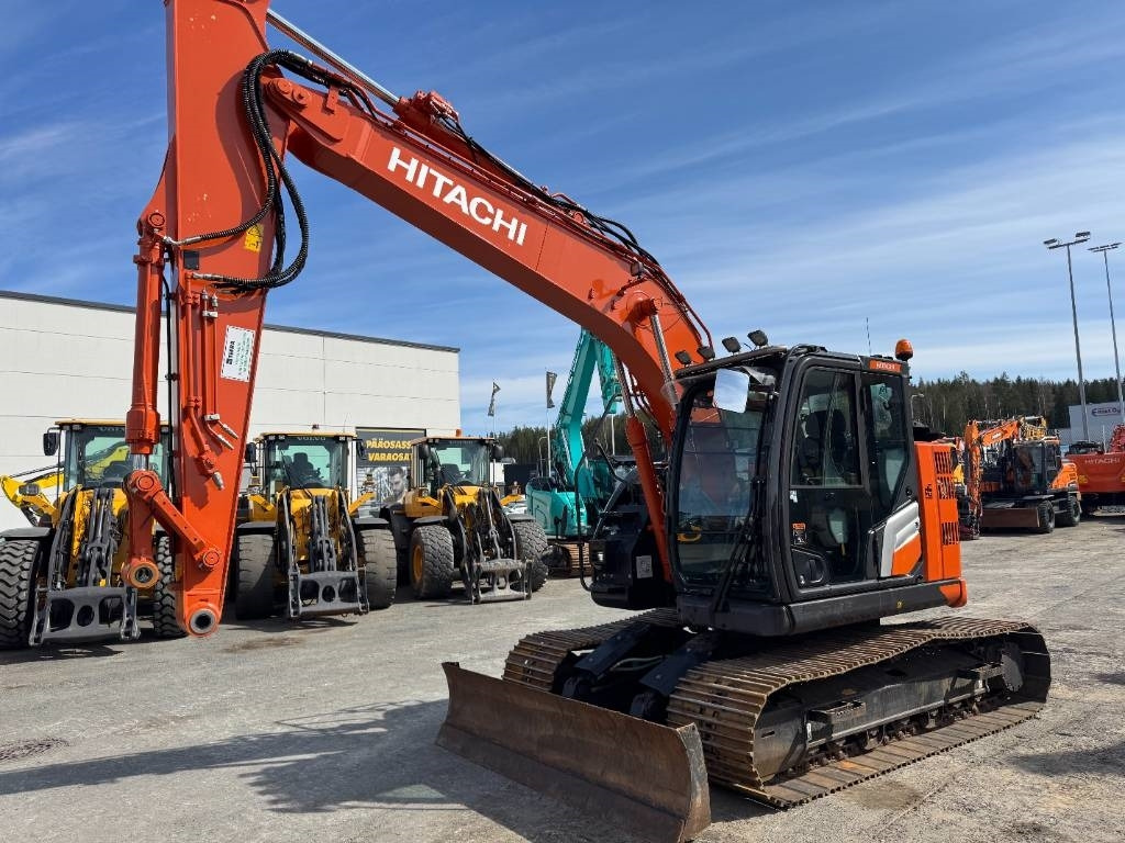 Hitachi ZX 135 USBL-7 Puskulevy - Kettenbagger: das Bild 2 Hitachi ZX 135 USBL-7 Puskulevy - Kettenbagger: das Bild 2