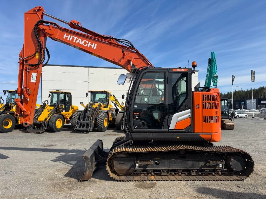 Hitachi ZX 135 USBL-7 Puskulevy - Kettenbagger: das Bild 1 Hitachi ZX 135 USBL-7 Puskulevy - Kettenbagger: das Bild 1