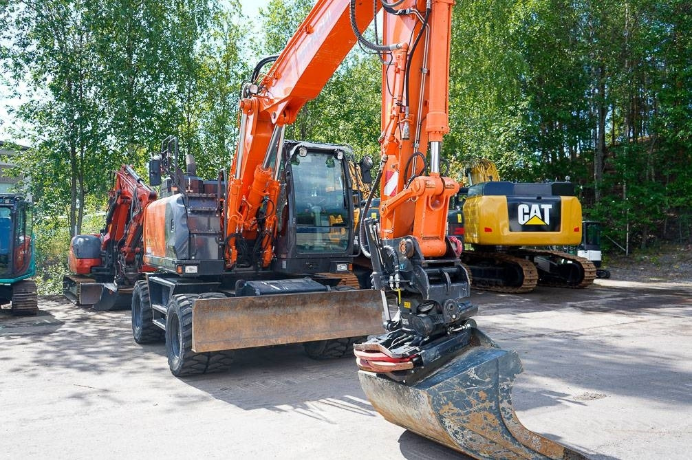 Hitachi ZX 140 W-6 - Mobilbagger: das Bild 5 Hitachi ZX 140 W-6 - Mobilbagger: das Bild 5