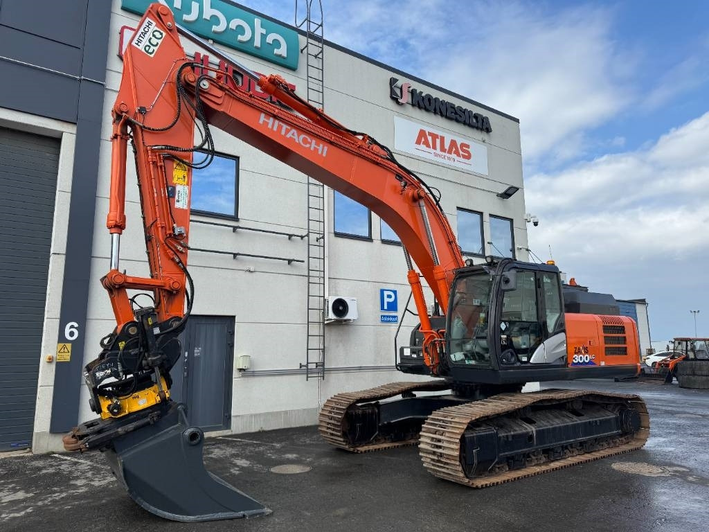Hitachi ZX 300 LC-6 ENGCON EC233 S80/S80 - Kettenbagger: das Bild 2 Hitachi ZX 300 LC-6 ENGCON EC233 S80/S80 - Kettenbagger: das Bild 2