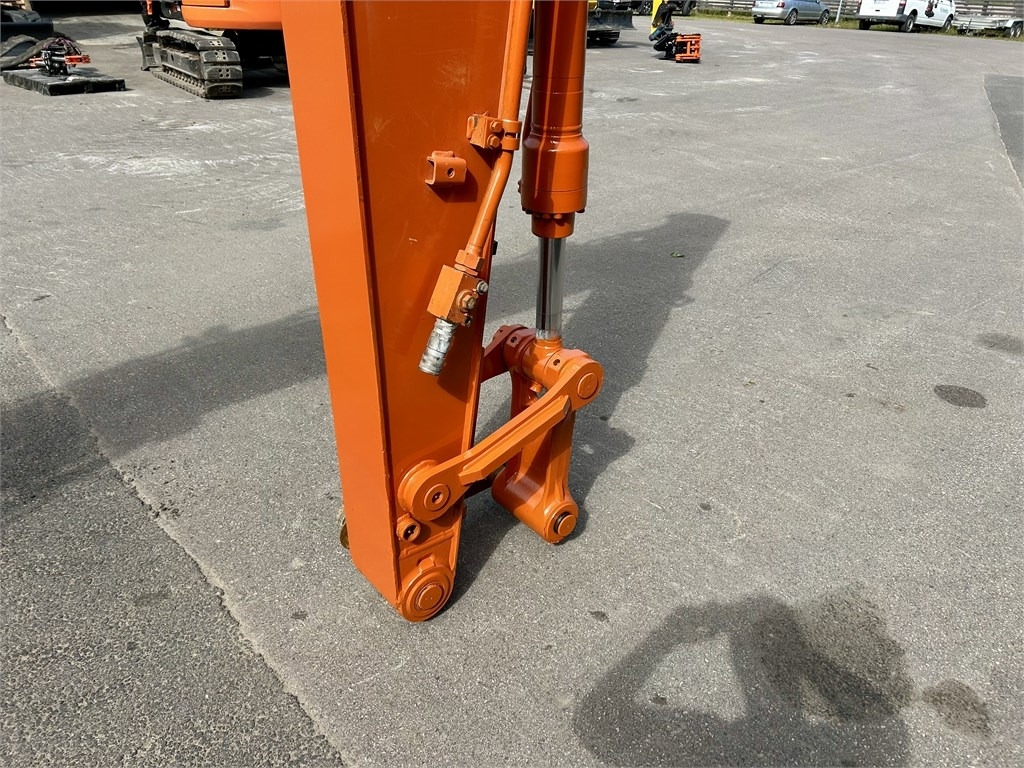 Kettenbagger Hitachi ZX135US-7: das Bild 9