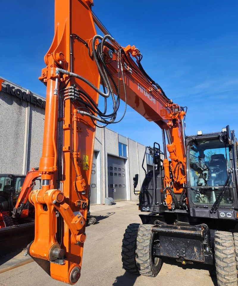 Hitachi ZX150W-7 STAGE 5 - Mobilbagger: das Bild 3 Hitachi ZX150W-7 STAGE 5 - Mobilbagger: das Bild 3