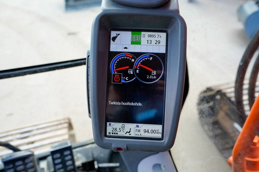 Kettenbagger Hitachi ZX225USLC-5B MARTTIINILLA: das Bild 20