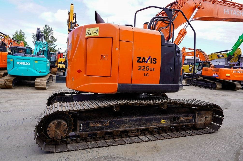 Kettenbagger Hitachi ZX225USLC-5B MARTTIINILLA: das Bild 7