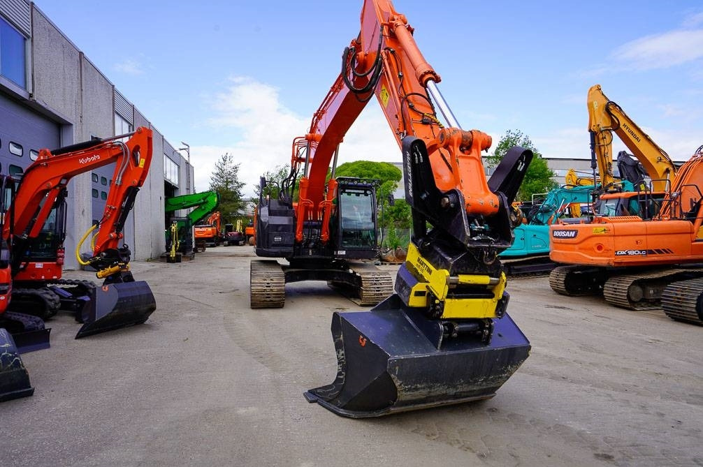Kettenbagger Hitachi ZX225USLC-5B MARTTIINILLA: das Bild 10