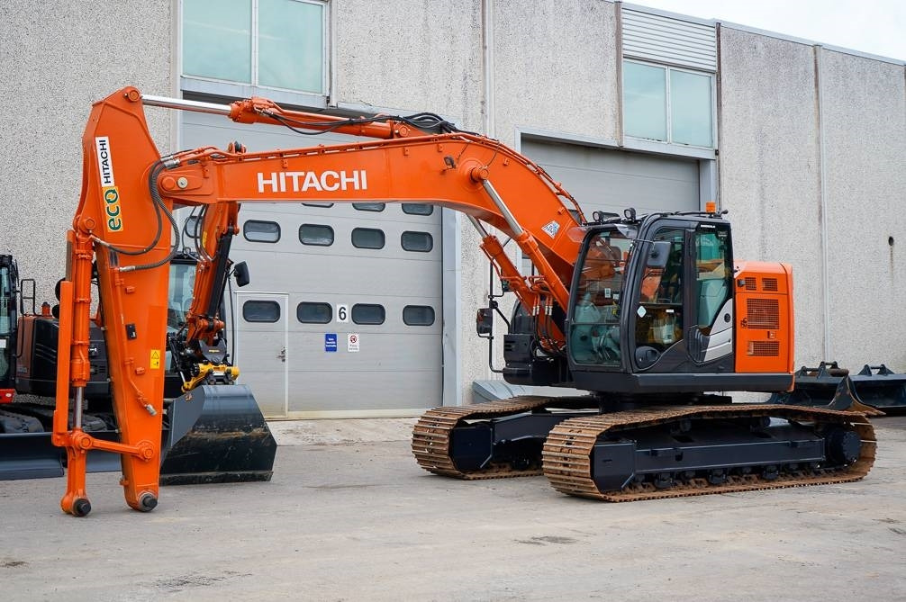 Hitachi ZX225USLC-6 - Kettenbagger: das Bild 2 Hitachi ZX225USLC-6 - Kettenbagger: das Bild 2