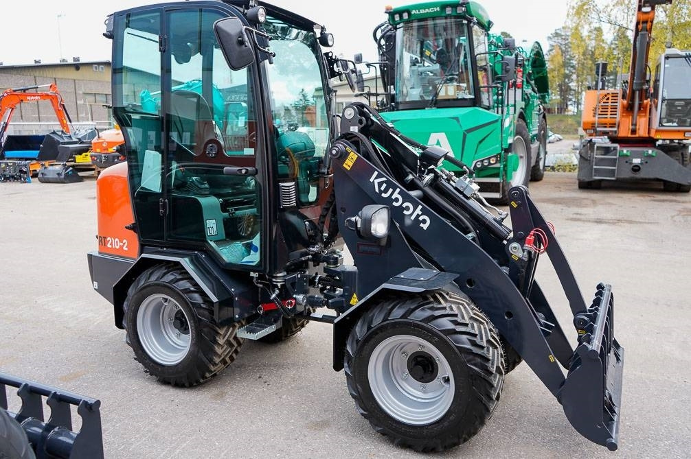 Kubota RT210-2 UUSI - Hoflader: das Bild 4 Kubota RT210-2 UUSI - Hoflader: das Bild 4