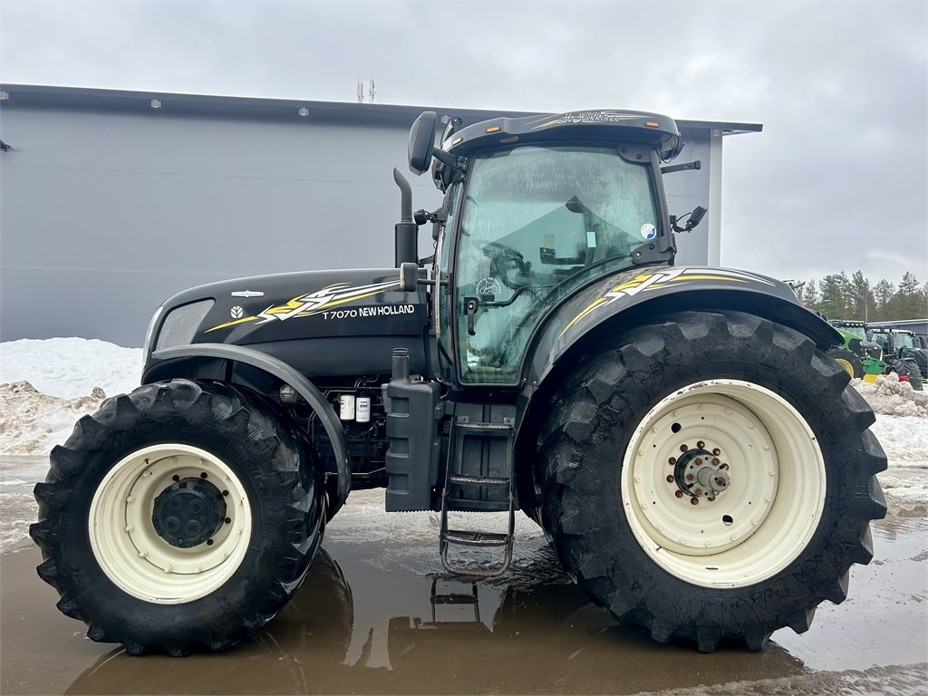 New Holland T 7070 AC - Traktor: das Bild 2 New Holland T 7070 AC - Traktor: das Bild 2