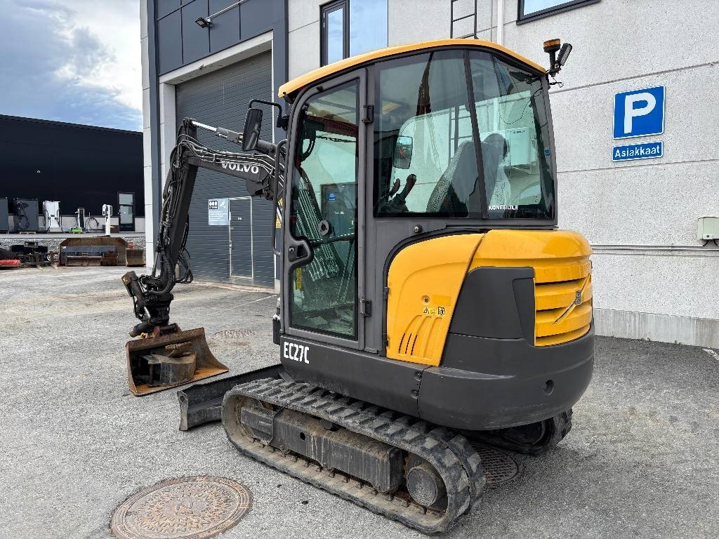 Volvo EC27C PYÖRITTÄJÄLLÄ - Minibagger: das Bild 2 Volvo EC27C PYÖRITTÄJÄLLÄ - Minibagger: das Bild 2