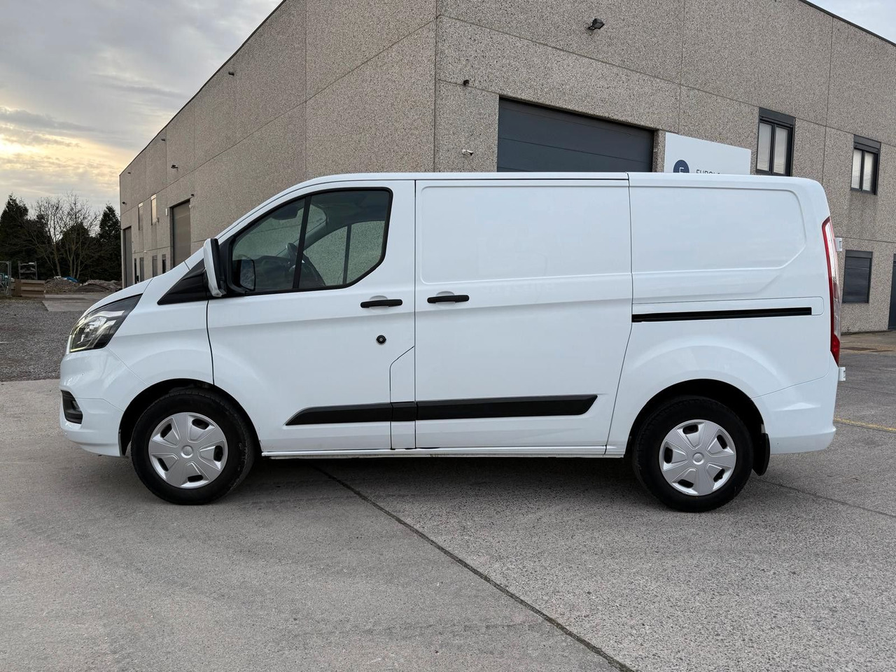 Ford Transit Custom 2.0TDCI. Klima. Navi. Tempomat. - Kleintransporter: das Bild 3 Ford Transit Custom 2.0TDCI. Klima. Navi. Tempomat. - Kleintransporter: das Bild 3