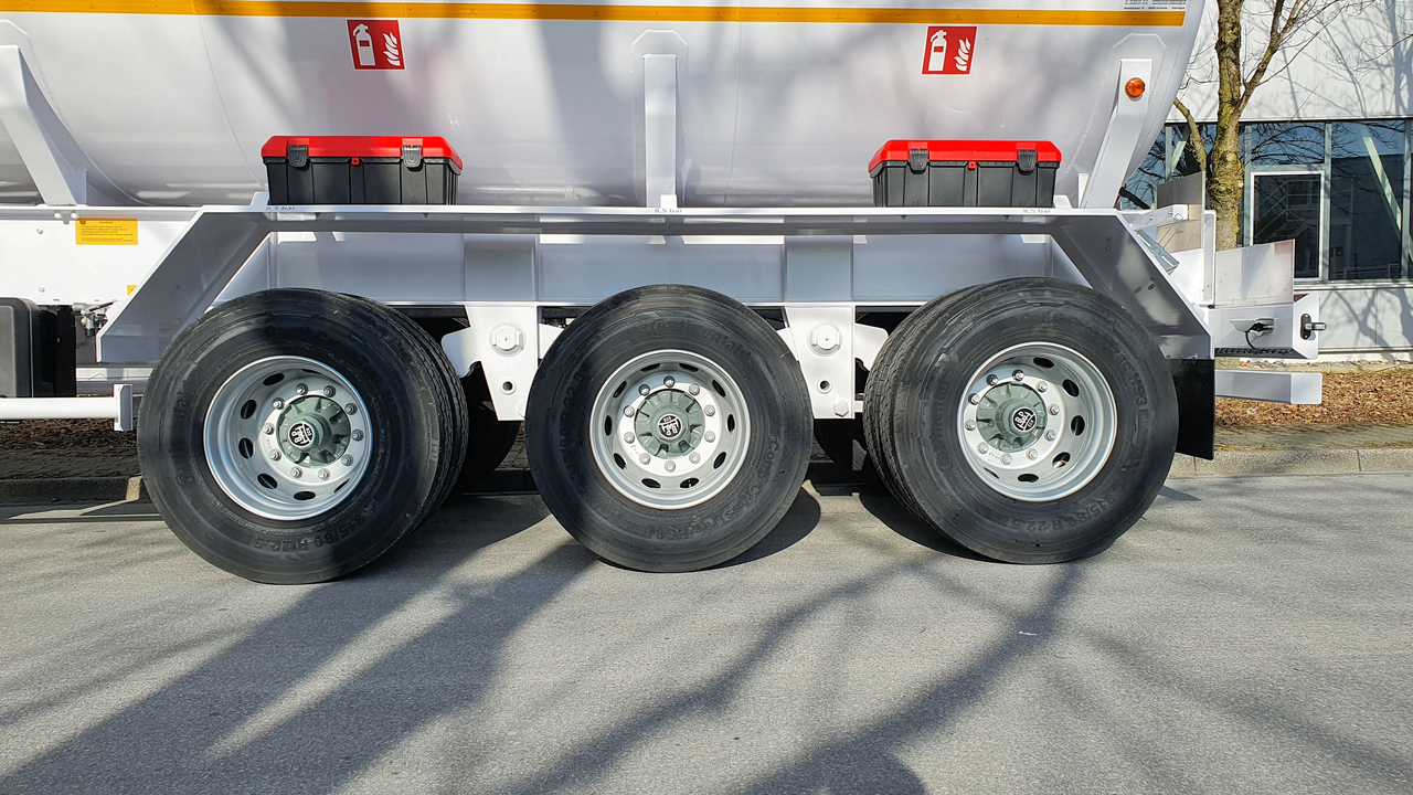 Sievering 40000 LITRE ADR FUEL TANK SEMI-TRAILER FOR MERCEDES ACTROS - Tankauflieger: das Bild 4 Sievering 40000 LITRE ADR FUEL TANK SEMI-TRAILER FOR MERCEDES ACTROS - Tankauflieger: das Bild 4