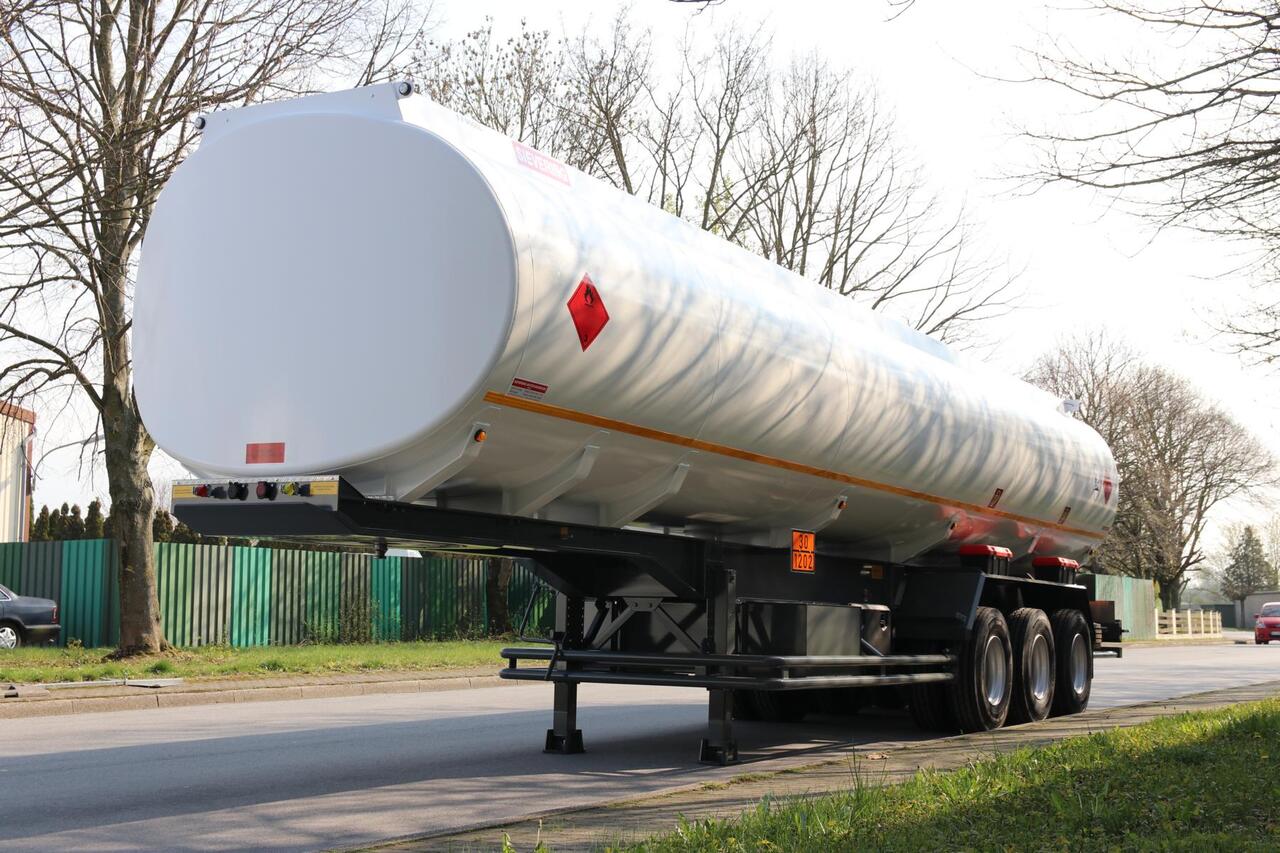 Sievering 45000 LITRES ADR SEMI REMORQUE CITERNE DE CARBURANT - Tankauflieger: das Bild 5 Sievering 45000 LITRES ADR SEMI REMORQUE CITERNE DE CARBURANT - Tankauflieger: das Bild 5